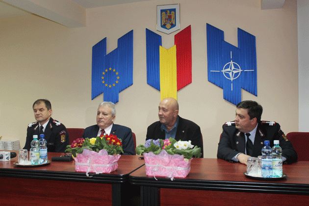 Opt decenii în slujba siguranţei cetăţenilor