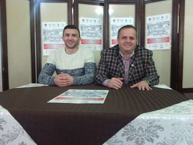 Peste 15 echipe se bat pentru titlu