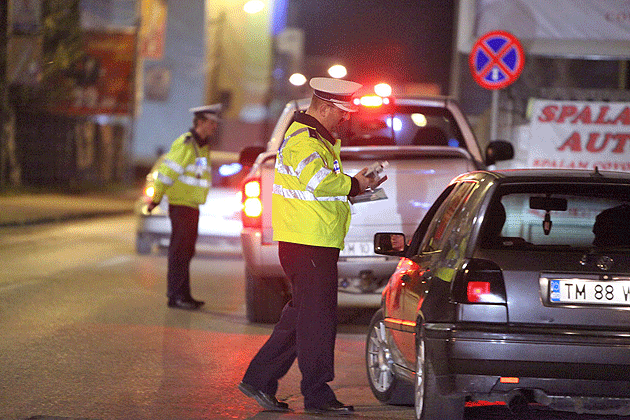 Weekend plin de accidente şi oameni beţi pe şosele