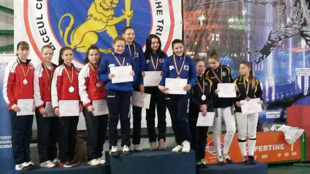 Argint preţios şi la fete