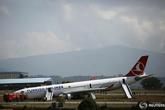 Un avion al Turkish Airlines a ieșit de pe pistă la aterizarea pe un aeroport din Nepal; patru persoane au fost rănite
