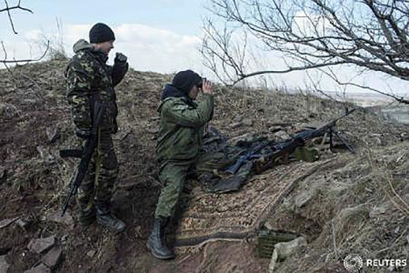 Ucraina: Tiruri de mortieră soldate cu un mort în apropiere de aeroportul din Donețk și portul Mariupol