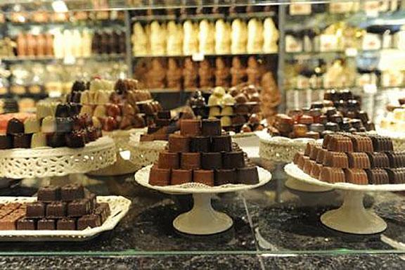 Ciocolata ameliorează funcțiile cerebrale la vârstnici