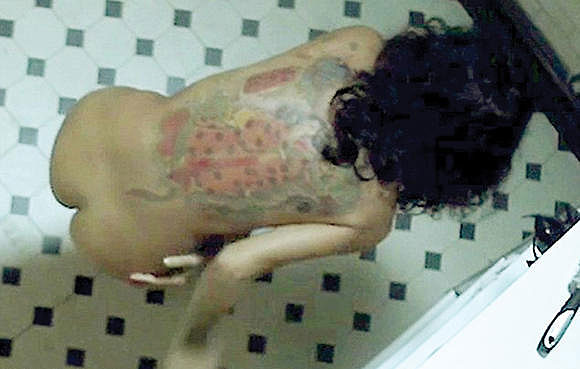 La 48 de ani, Salma Hayek arată trăsnet în scenele nud!