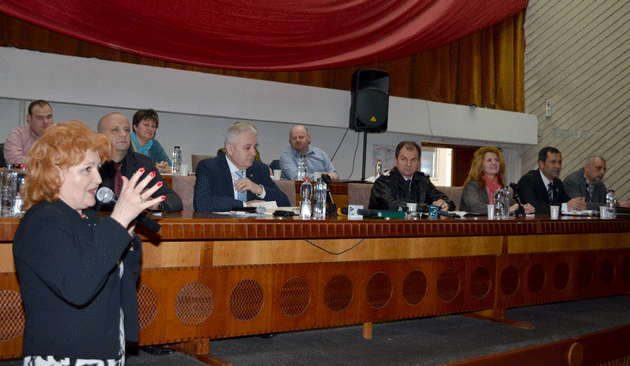 Eforturi pentru resuscitarea Ambulanţei