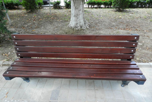 Mii de bănci şi coşuri de gunoi vor răsări în această primăvară