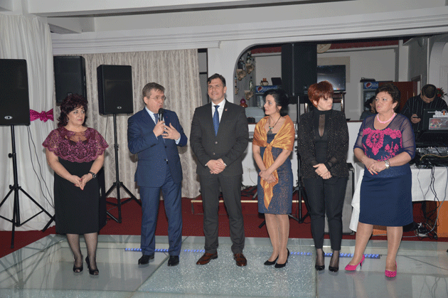 Femeile de la Protecţia Copilului, sărbătorite în avans