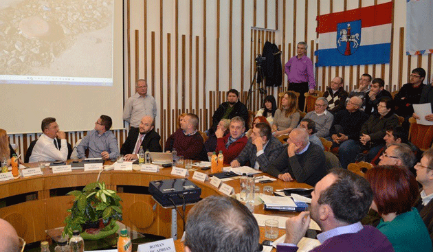 Consilierii UDMR cer din nou divizarea Teatrului de Nord