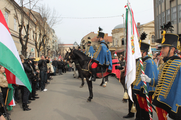 15 Martie cu husari şi depuneri de coroane