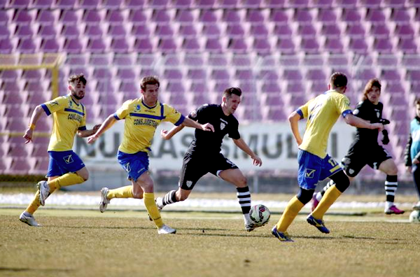 Atenţie, vine liderul!