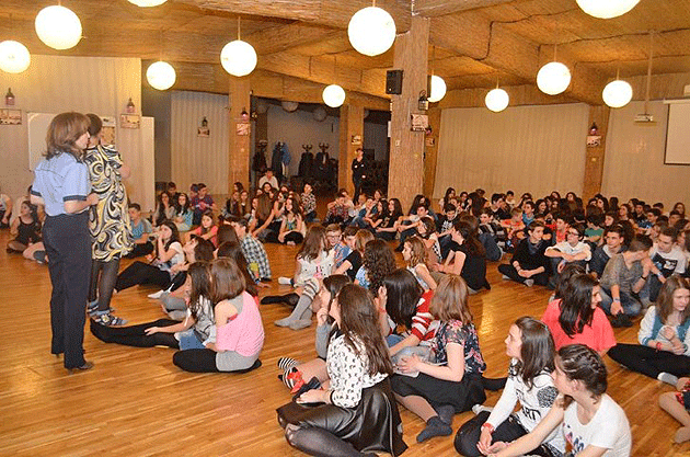 O nouă modalitate de a-i învăţa pe elevi cum să se ferească de droguri