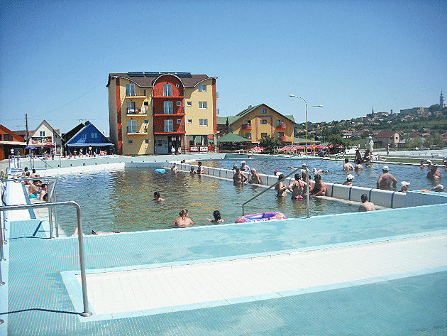 Investiţii importante în infrastructura ştrandului Tăşnad