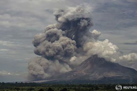 O erupție vulcanică a dus la evacuări ale populației în Sumatra (Indonezia)