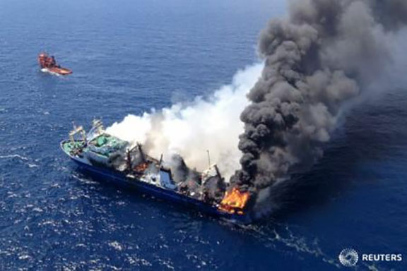 Spania: Români, printre pasagerii feribotului cuprins de flăcări în largul Insulelor Baleare