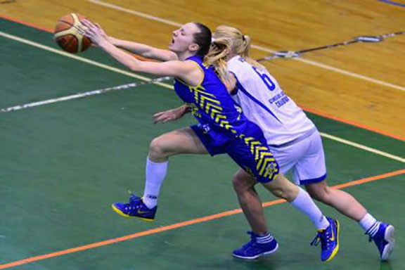 Baschet feminin: Univ. Goldiș ICIM Arad a câștigat primul meci din finala mică a campionatului