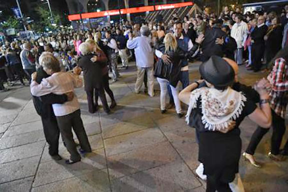 Tangoul ar putea fi benefic în boala Parkinson