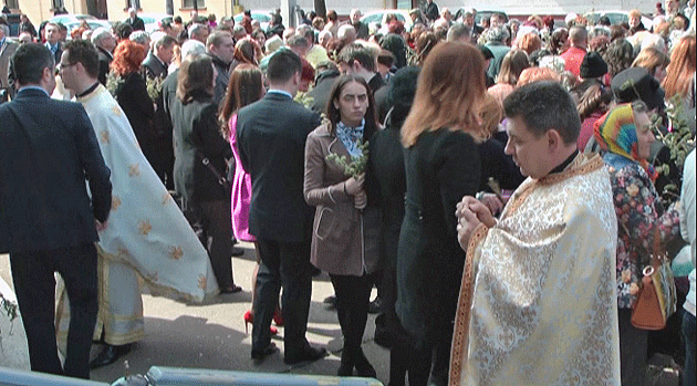 Bisericile ortodoxe şi greco-catolice, neîncăpătoare de Florii