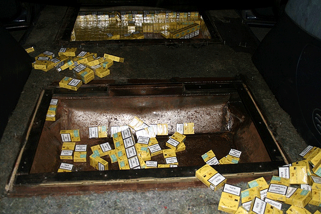 Peste 15.000 pachete de ţigări de contrabandă, depistate în judeţ