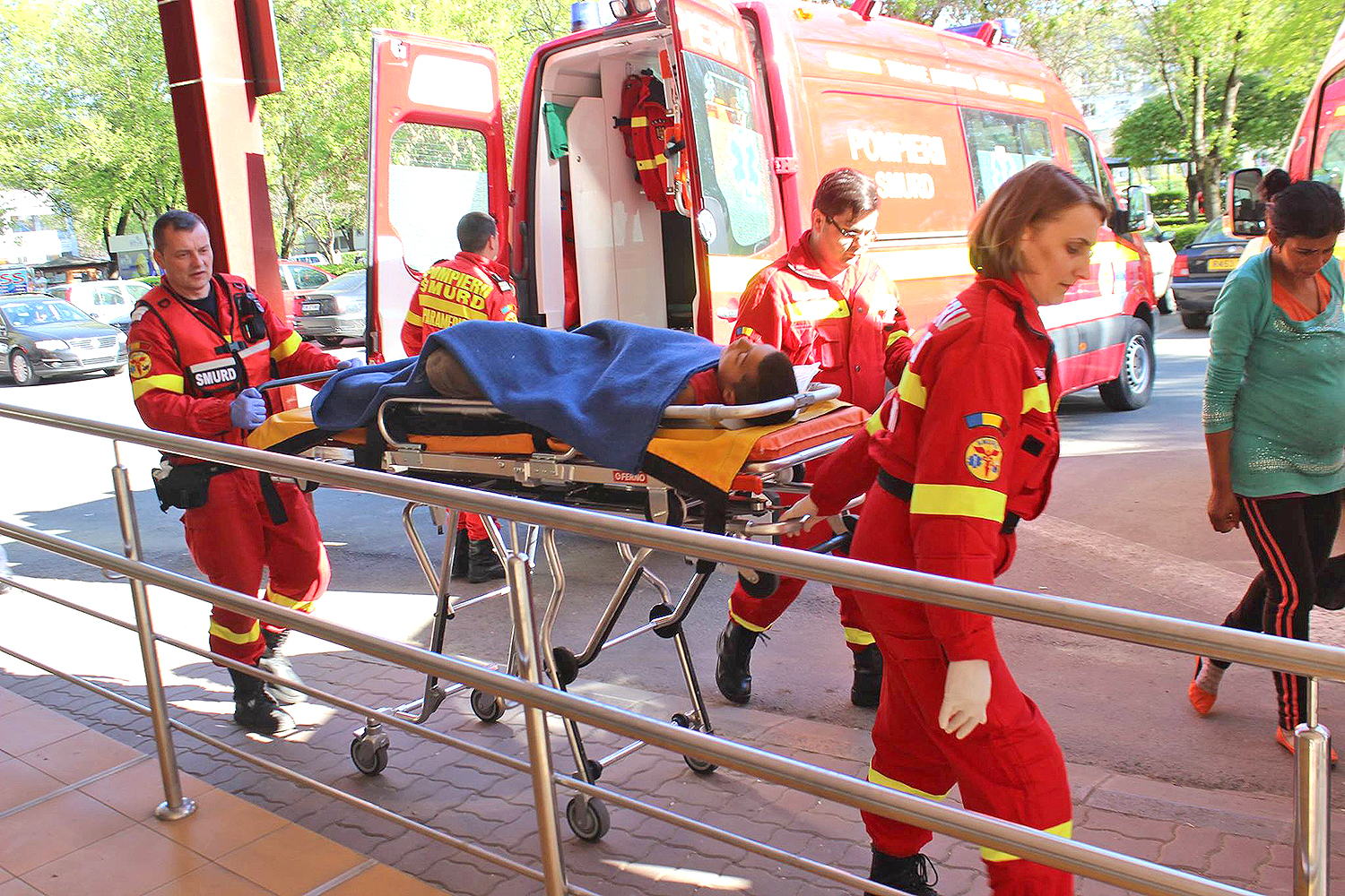 Copil de 11 ani, electrocutat pe un stâlp la Acâş