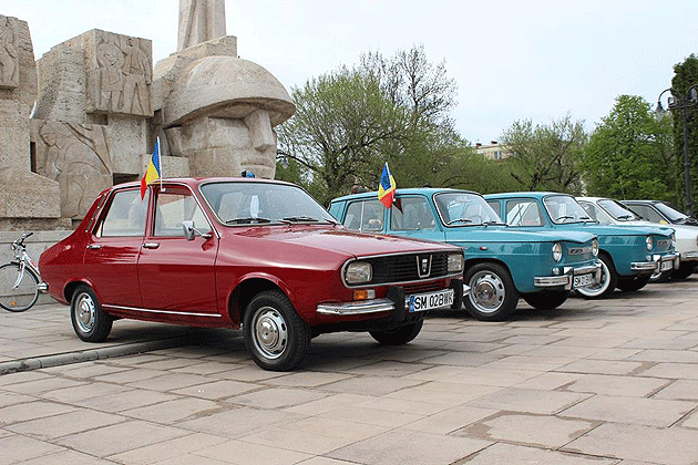 Daciile vechi au facut senzație la Parada Mașinilor de Epocă de la Carei