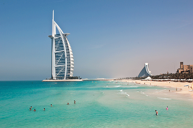 Paştele, sărbătorit pe plaja din Dubai