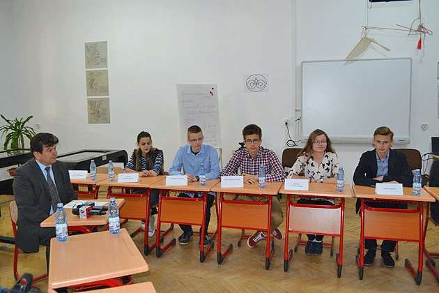 Jumătate din efectivul de elevi participă la olimpiade