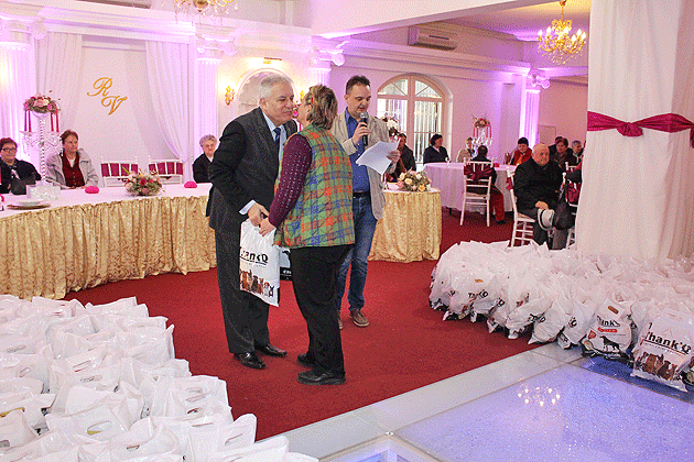 Nord Vest TV a dăruit sute de pachete de Paşte