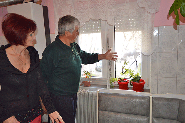 Apartamente prădate de hoţi de Florii