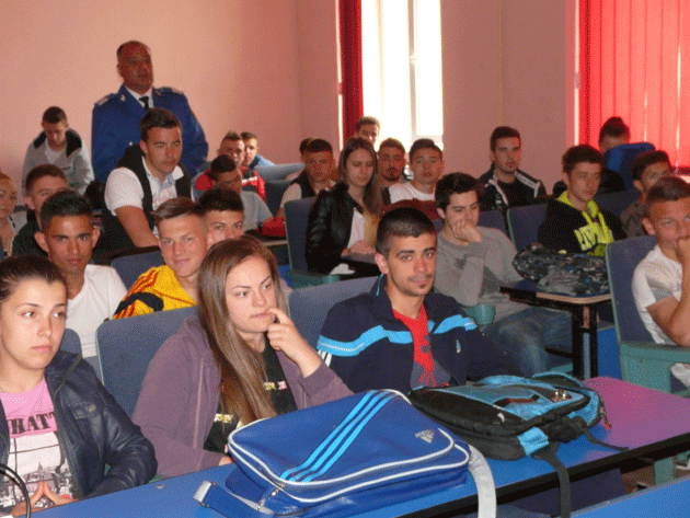 Elevii claselor terminale ale LPS, gazdele jandarmilor sătmăreni