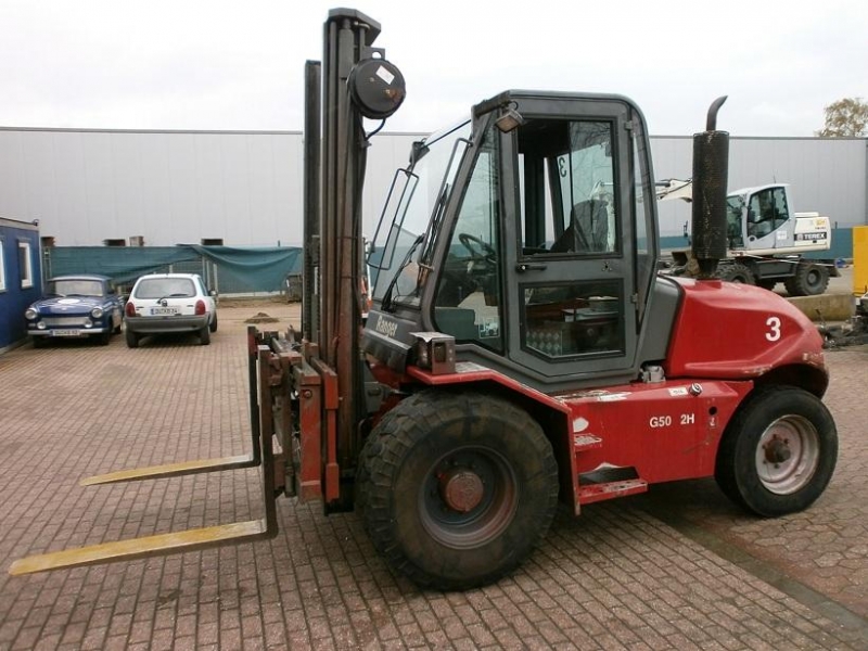 Femeie rănită grav de un  motostivuitor