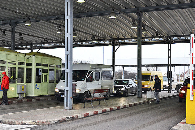 Urmărit internaţional reţinut la Petea