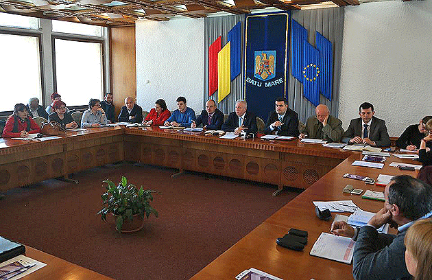 Secretarii primăriilor din judeţ, puşi la colţ