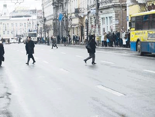 A călcat o femeie după care  a părăsit locul accidentului