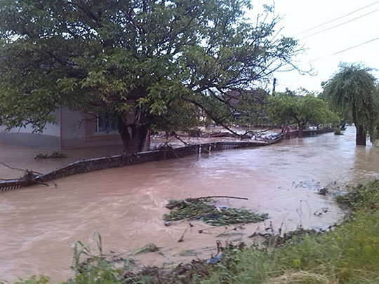 SUTE de persoane EVACUATE la CRAIDOROLŢ şi SĂTMĂREL!