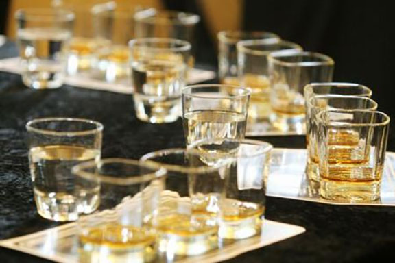 Fenomenul 'binge drinking' a crescut îngrijorător în rândul tinerilor occidentali