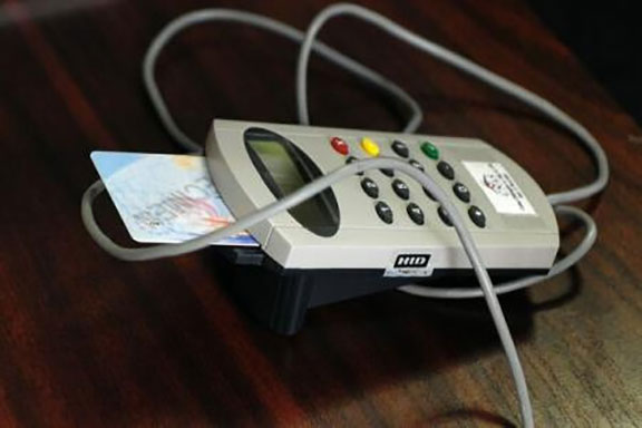 CNAS: Numărul serviciilor medicale și farmaceutice validate cu cardul de sănătate este în creștere