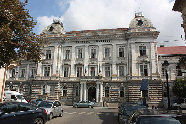 Falsificatorul şantajist, condamnat la patru ani  de închisoare