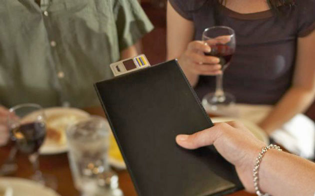 Ministerul Finanţelor renunţă la impozitarea bacşişului