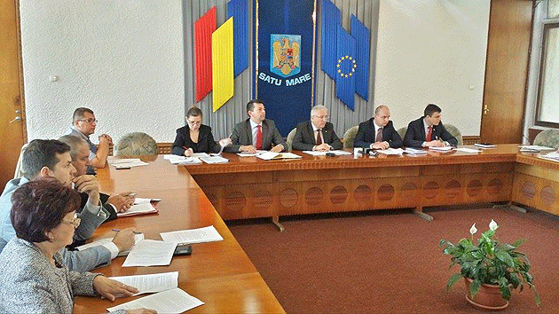 Primăriile din judeţ, puse pe jar