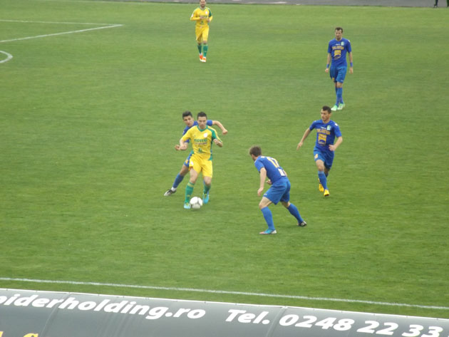 Ultima deplasare pentru galben-albaştri