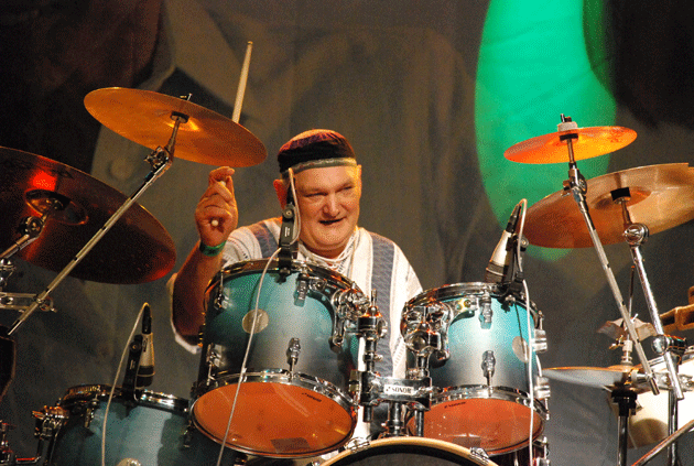 Spectacol parodie şi muzică Cserey Csaba la Carei