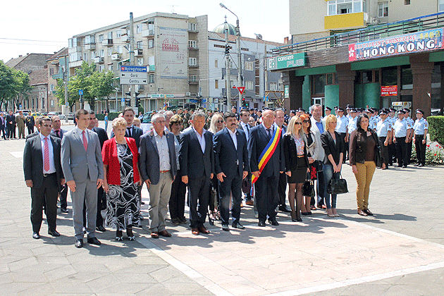 Un pios omagiu eroilor români la Satu Mare