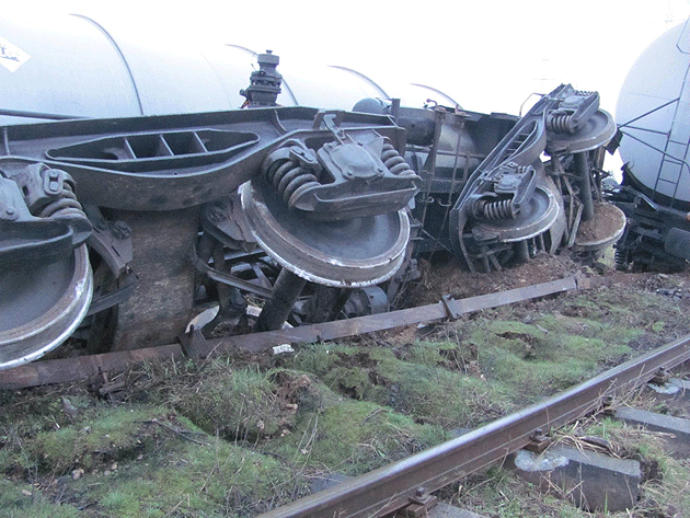 Circulația trenurilor afectată după ce un marfar  a deraiat