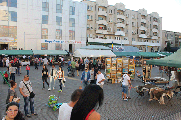 Aproape o sută de meşteri la Târgul Meşteşugarilor