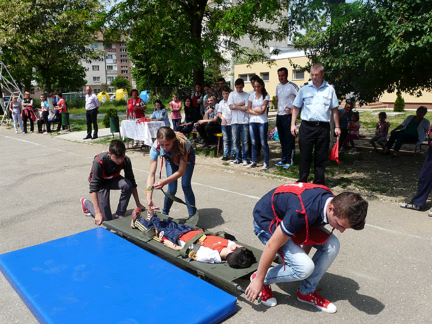 Echipajul Liceului de Artă, câştigătorul concursului de protecţie civilă