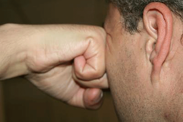 Neînţelegeri rezolvate cu pumnul şi cuţitul