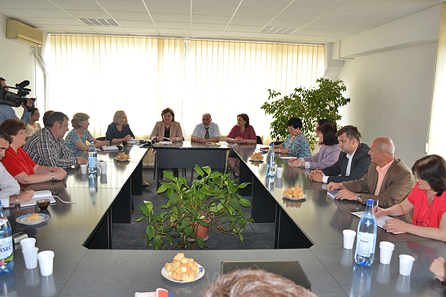 Textiliştii îşi găsesc tot mai greu muncitori calificaţi