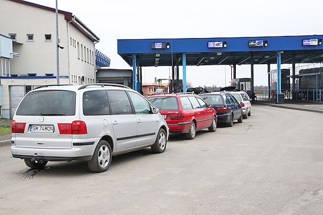 Tânăr cu DUBLĂ cetățenie, a rămas FĂRĂ MAȘINĂ la vamă. I-a fost CONFISCATĂ