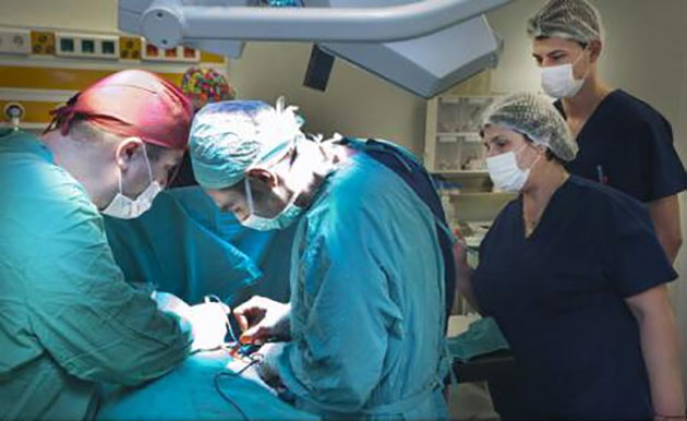 Nașterile prin cezariană pot crește riscul de astm, diabet și obezitate la nou-născuți