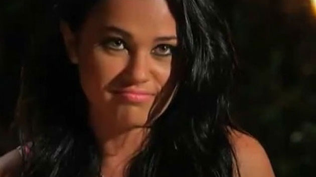 Şi-a înşelat partenerul la TV, iar acum a pozat nud!